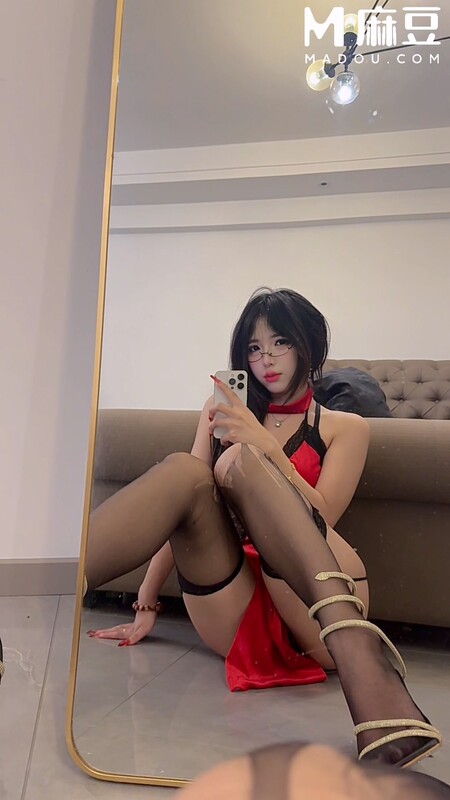 【精品猎艳】小吕布 – 捆绑超骚母狗连操三炮 一字马网丝尤物 楚楚可怜求艹反差 深喉吞茎母狗被操的服服帖帖 预览图 1