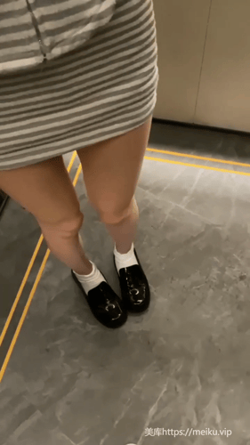 素人大学生足拍【东坡先生原创】敏感型高颜值大二学妹啪啪 足交合集【269V40G】 预览图 41