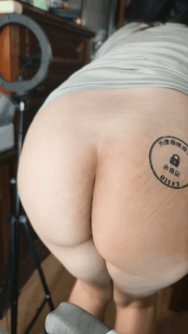 推特淫荡骚母猪【孙雨蕾/崔小蕾/choumuzhuleilei】阿黑颜口交深喉暴插颜射，暴操调教合集 预览图 1