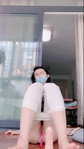 户外尤物【桃子】骚臀瑜伽 户外公园自慰 敏感体质很会喷水 预览图 28