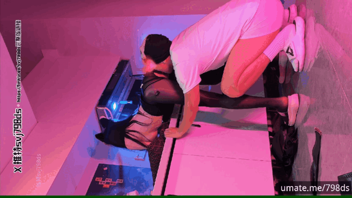 极品情侣博主【Svj798ds】身长腰细、巨乳白虎漫画腿 极品嫩模身材,各种大尺度,足交，日常爱爱记录AI增强版合集 预览图 14