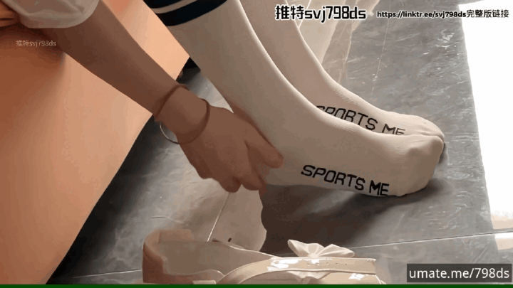 极品情侣博主【Svj798ds】身长腰细、巨乳白虎漫画腿 极品嫩模身材,各种大尺度,足交，日常爱爱记录AI增强版合集 预览图 42