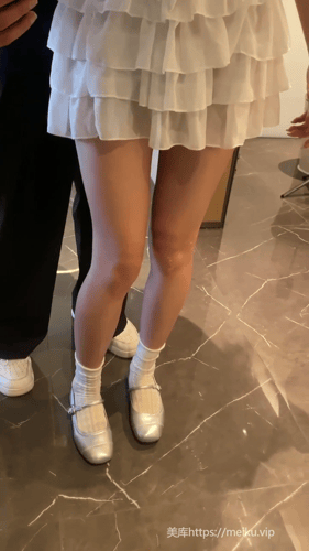 素人大学生足拍【东坡先生原创】敏感型高颜值大二学妹啪啪 足交合集【269V40G】 预览图 34