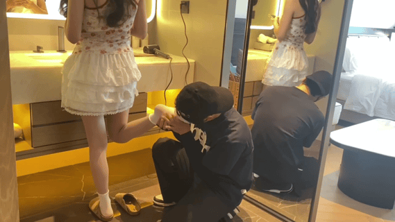 素人大学生足拍【东坡先生原创】敏感型高颜值大二学妹啪啪 足交合集【269V40G】 预览图 6