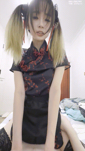 ✅露脸才是王道！极品颜值小情侣私拍泄密，超高颜值反差学妹 清纯靓丽的外表下有一颗淫荡的心(7V) 预览图 7