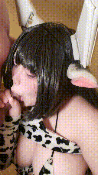 ⚫️极品BBW巨乳肥臀嫩妹【Amy_Bibi】情趣奶牛口交骑乘后入啪啪 预览图 2