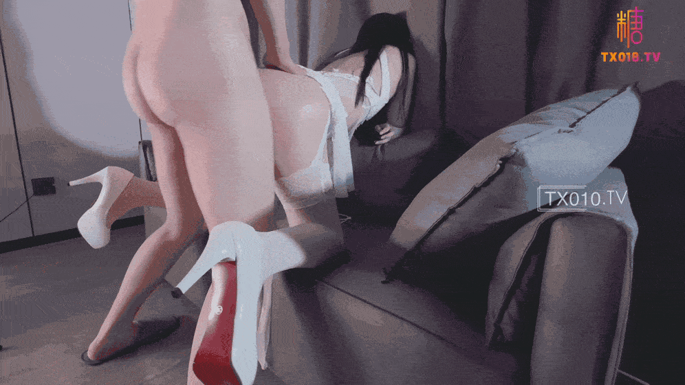 糖心VlogUp主【Misa酱】 滴蜡皮尺抽打调教 被强制深喉口爆吞精 预览图 1