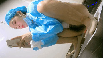 私房大神流出【隔墙有眼】经典厕拍，作死小能手的惊魂抄底神作大合集！ 预览图 38