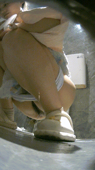 ⚫️精品厕拍⑴，脸穴同框真实偷拍公共女卫超多小姐姐方便(7V) 预览图 7