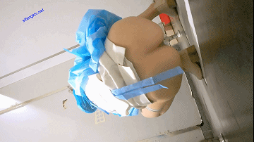 私房大神流出【隔墙有眼】经典厕拍，作死小能手的惊魂抄底神作大合集！ 预览图 39