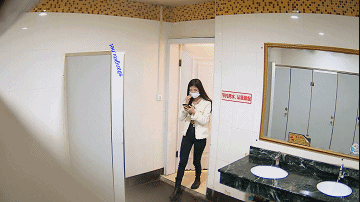 私房大神流出【隔墙有眼】经典厕拍，作死小能手的惊魂抄底神作大合集！ 预览图 34