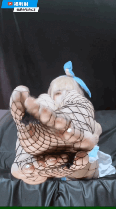 超极品二次元嫩妹【33/03loveyo】足交榨精龟责，第一视角羞辱调教合集 预览图 59