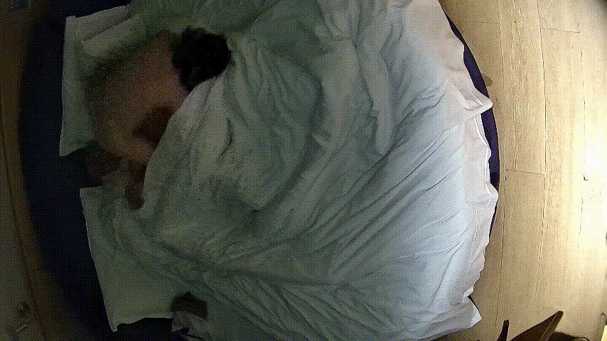 情趣台 1-14 眼镜男也是猴急 女人还在脱衣服 手就去扣逼了 老喜欢把屌往女人嘴里塞 还玩69 不过持久还行 预览图 2