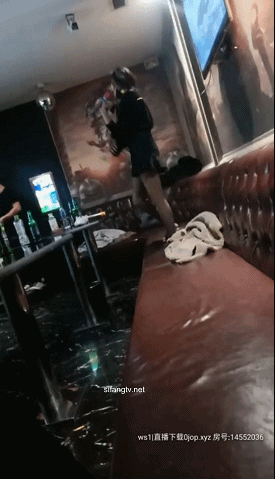 最牛强操达人【专攻刺激战场/专职逛红灯区/老九夜生活】猥琐男爆操长腿外围美女，棋牌室,KTV做爱！ 预览图 29