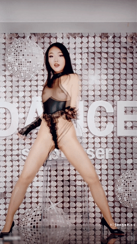 映秀舞团 新模特透视骚舞黑丝骚毛顶顶 双视角16V 预览图 1