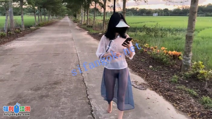 ❤️【cikaimoon】薄纱全透明 户外乡下乱逛[某房原版]【2.83G】 预览图 2