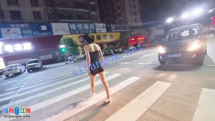 ❤️【cikaimoon】全裸乡村铁轨露出 透明黑丝城市游走[某房原版]【2.84G】 预览图 5