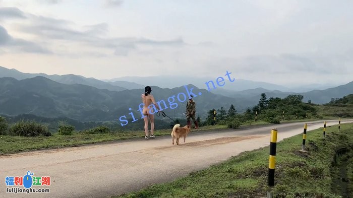 ❤️【cikaimoon】全裸户外遛狗 尾随挑逗老大叔！[某房原版]【2.58G】 预览图 1