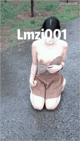 【户外露出】【兰宝（LMZJ001）】北京昌平朱辛庄全裸骚妻陪单男户外露出 3p 天子脚下户外露出真牛逼19V 预览图 5