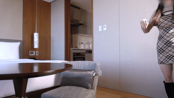 kuzu_v0✅kuzu✅01.11遇到了一个H罩杯女大学生色情姐姐,她两手都要溢出来了,软绵绵的胸部扎得我受不了 预览图 1