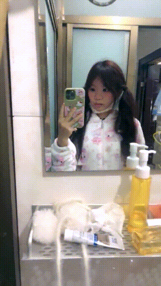 ⚫️在校大学生【冻死小呆】下海赚学费，嫩乳嫩穴宿舍各种展示(2V) 预览图 5