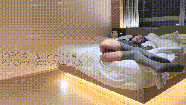 ✅专操学生嫩妹达人『胖爷的奇妙之旅』千元门槛，1月20日新作，新女主，开档灰丝嫩妹被大胃袋冲击 预览图 10