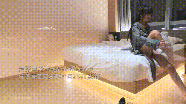 ✅专操学生嫩妹达人『胖爷的奇妙之旅』千元门槛，1月20日新作，新女主，开档灰丝嫩妹被大胃袋冲击 预览图 2