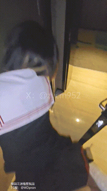 ✅极品合法萝莉『涡轮增压草莓』培养母狗属性，必须从18岁抓起，各种精通。踩头3P猛猛开干(28V) 预览图 23