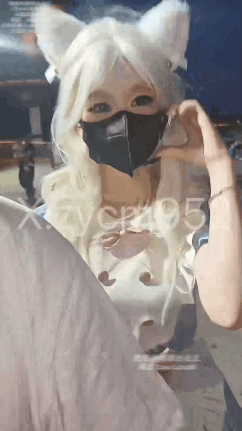 涡轮增压草莓 1月10日更新 嗜甲如命的合法萝莉，培养母狗属性，必须从18岁抓起，各种精通。踩头3P猛猛开干。【1V_459M】 预览图 1