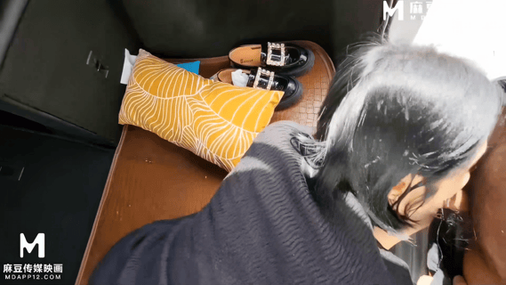 JK眼镜妹【深情小吕布】 爆操JK高中妹,露脸绝美大长腿幼师 足交、无套内射AI超清4K合集【23V89G】 预览图 15