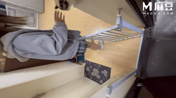 JK眼镜妹【深情小吕布】 爆操JK高中妹,露脸绝美大长腿幼师 足交、无套内射AI超清4K合集【23V89G】 预览图 23