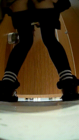 ⚫️精品厕拍，固定近景偷拍超多漂亮小姐姐方便，浑圆大屁股欣赏双洞(11V) 预览图 14