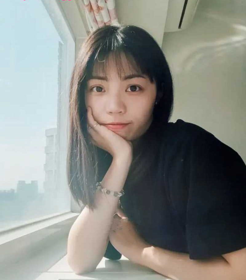 台北国立大学短发正妹林雪儿情侣私拍泄密⭐护理系乖乖女卖力深喉被男友爆操叫床无比甜腻！ 预览图 1