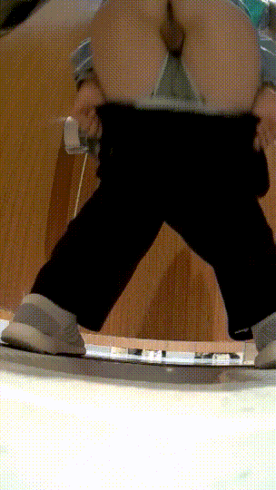 ⚫️精品厕拍，固定近景偷拍超多漂亮小姐姐方便，浑圆大屁股欣赏双洞(11V) 预览图 11