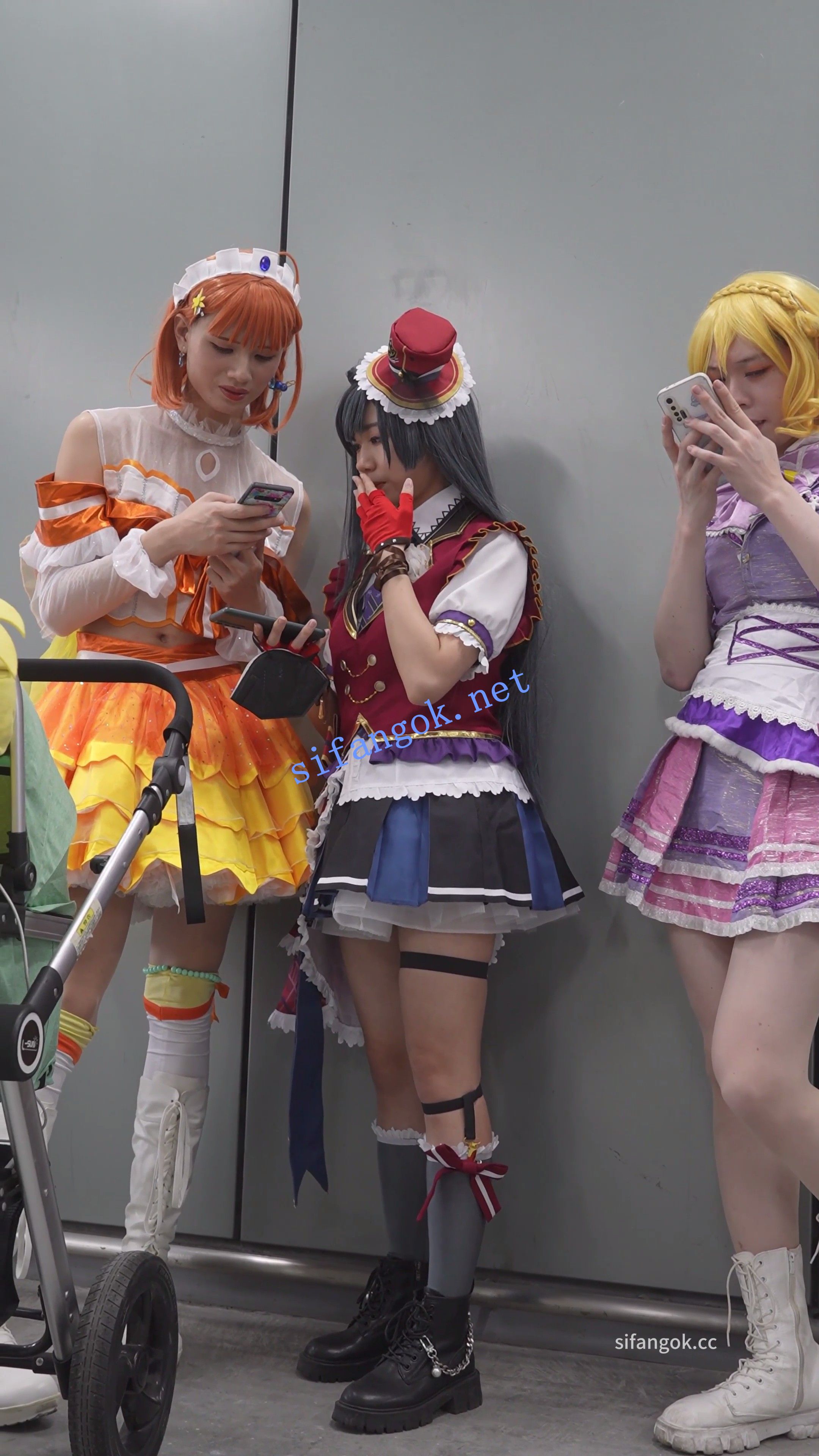 【xxn-352】偶像服小姐姐约会逛街..可爱卡通白内夹出13缝 预览图 1