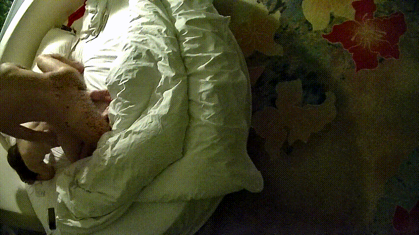 情趣台 1-20 中年夫妻还是有点激情 都玩上69了 而且男人在荷尔蒙的刺激下冲的时候还是有力度和速度 预览图 6