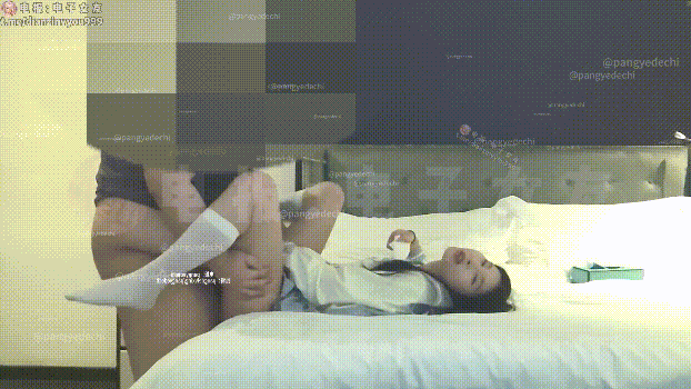 ✅专操学生嫩妹达人『胖爷的奇妙之旅』1月1日新作三集，新登场三位女主，换上白丝JK服被胖子小鸡巴操爽 (3V) 预览图 6