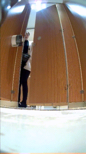 ⚫️精品厕拍，固定近景偷拍超多漂亮小姐姐方便，浑圆大屁股欣赏双洞(11V) 预览图 15