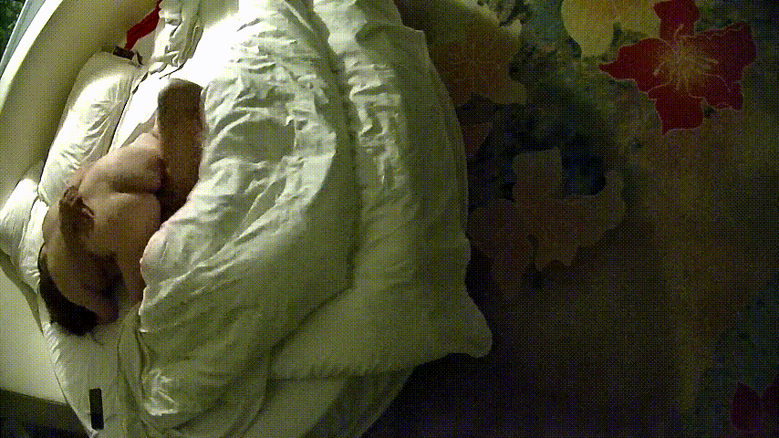 情趣台 1-20 中年夫妻还是有点激情 都玩上69了 而且男人在荷尔蒙的刺激下冲的时候还是有力度和速度 预览图 5