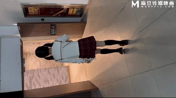 JK眼镜妹【深情小吕布】 爆操JK高中妹,露脸绝美大长腿幼师 足交、无套内射AI超清4K合集【23V89G】 预览图 24