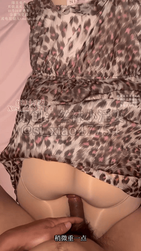 推特武汉绿帽情侣博主【丝袜小淫妻】档油亮黑丝淫妻被野汉猛操【91V43G】 预览图 17