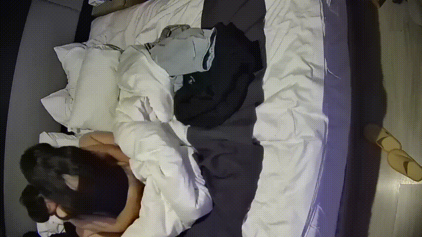 大学城民宿 12-31 无敌的邻家清纯系长发女生 被男友扣逼到发软 把男友口硬 阴唇好大 女上位到高潮 预览图 6