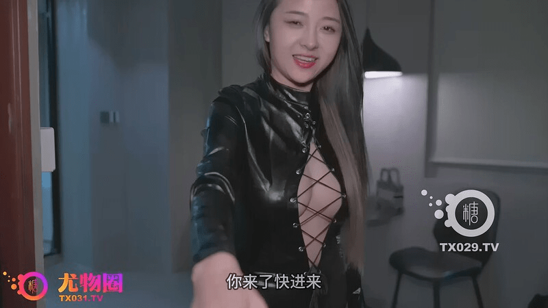 【淫模约炮】平面模特超强性爱技巧体验 把肉棒吸的硬邦邦 吊带丝袜开腿榨精 湿嫩尤物各种手法 尽情榨射肉棒 预览图 1