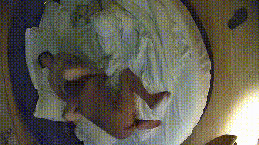 情趣台 12-28 中年夫妻激情不减 少妇爽到主动把腿夹在男人腰上 男人顺势抗肩上猛冲 中场休息就是舔逼 预览图 4