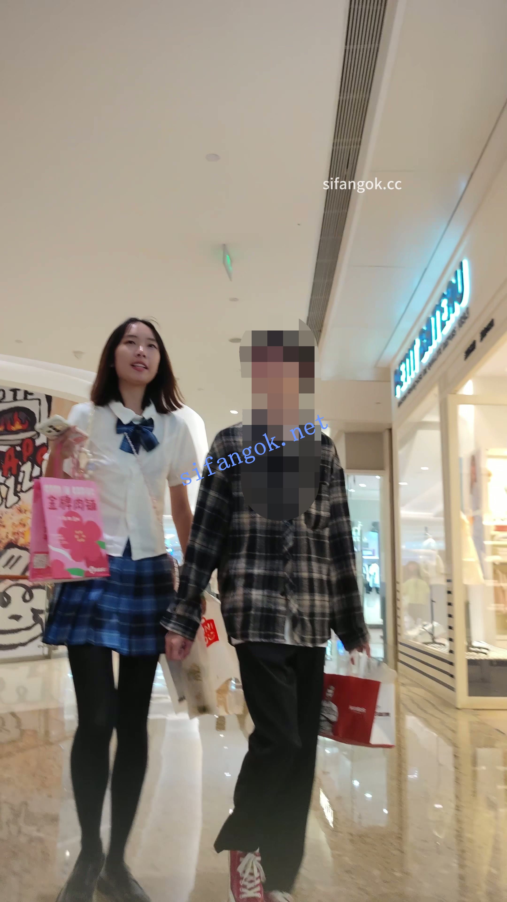 【CSCD】黑丝JK小姐姐和男朋友逛街，白色内内 预览图 1