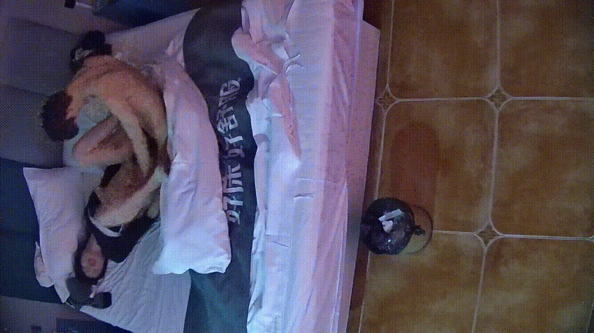 大学城 1-27 大学生情侣 女生是个眼镜妹 模样身材都在线 年轻的奶子又白又挺 大小刚刚好 萌化老夫 预览图 5