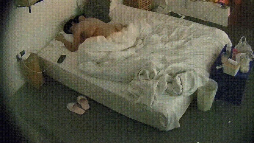 大学城 12-27 姐弟恋情侣 先吃饱喝足睡觉休息 再精神饱满的打一炮 小伙的屁股甩得很性感 必须内射 预览图 5