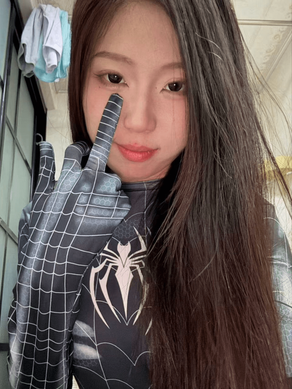 【S级情侣泄密】超美阿黑颜女神录制发骚视频，油脸阿黑颜捏胸喊爸爸，不用调教就很贱的天生母狗女婊（49V） 预览图 1