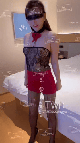 秀人网最骚网红【艾小青】约炮金主爸爸，颜射口爆 阳台卧室做爱 OL装露出自慰合集【250V45G】 预览图 7