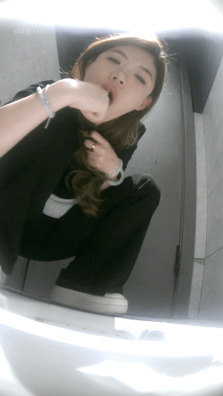 ❤️【厕拍】高质量酒吧后拍 高跟丝袜大长腿（5） 预览图 1